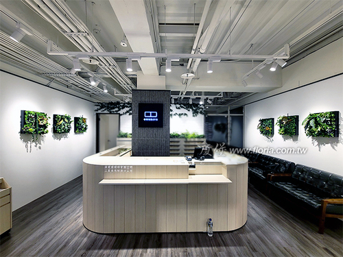 【 OWNDAYS 三重佳瑪店 】  |造景實績|人造植栽牆