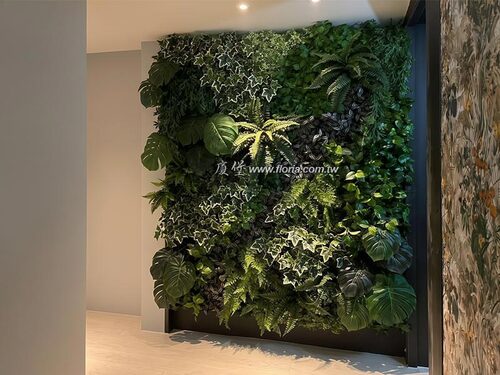 【士林 SPA 會館二館植栽牆設計｜仿真綠牆與商業空間造景】